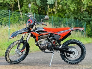 Beta RR 125 4Takt T/Tayo Enduro NFZ Farbe Schwarz - am Lager